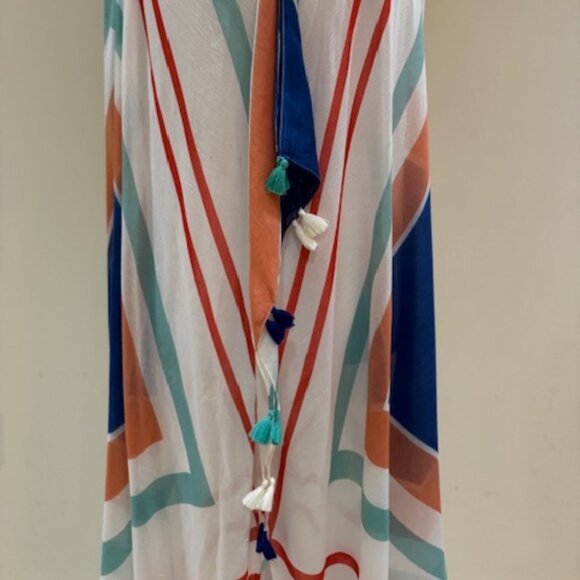 Pool to Party Coverup by Subtle Luxury OS - Picture 3 of 12